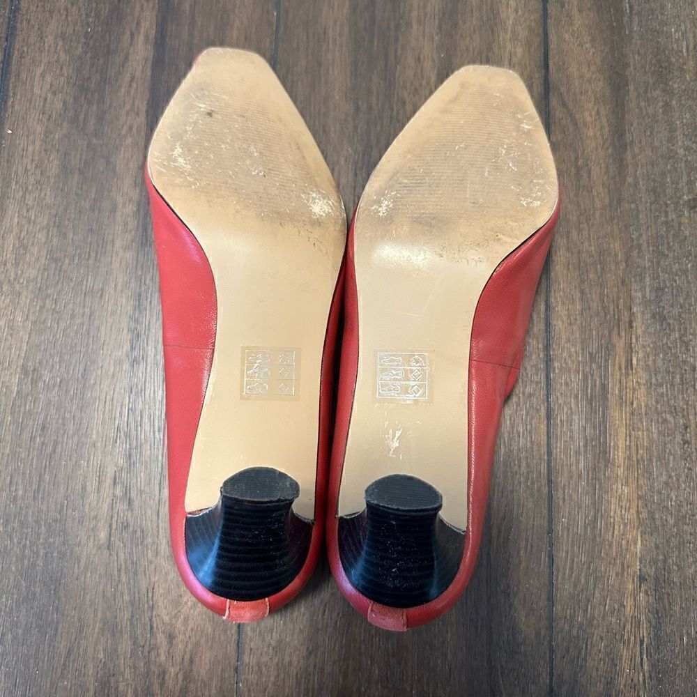 Studio 36 Red pumps size 8 - Picture 5 of 5